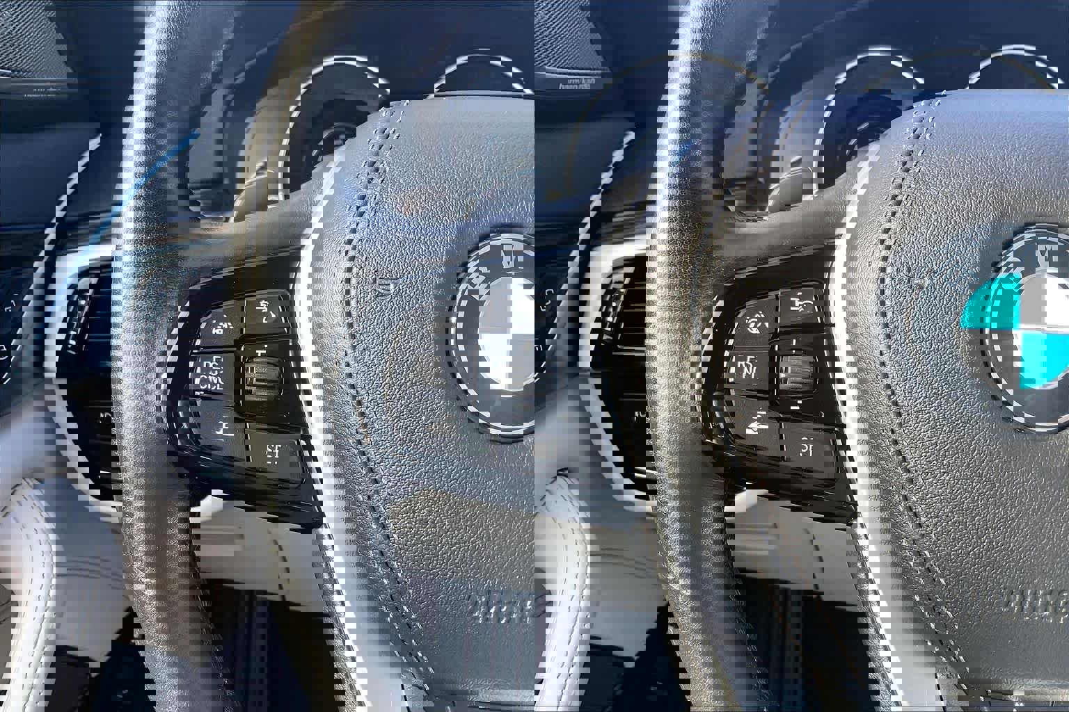 Used 2018 BMW 530e xDrive image 25