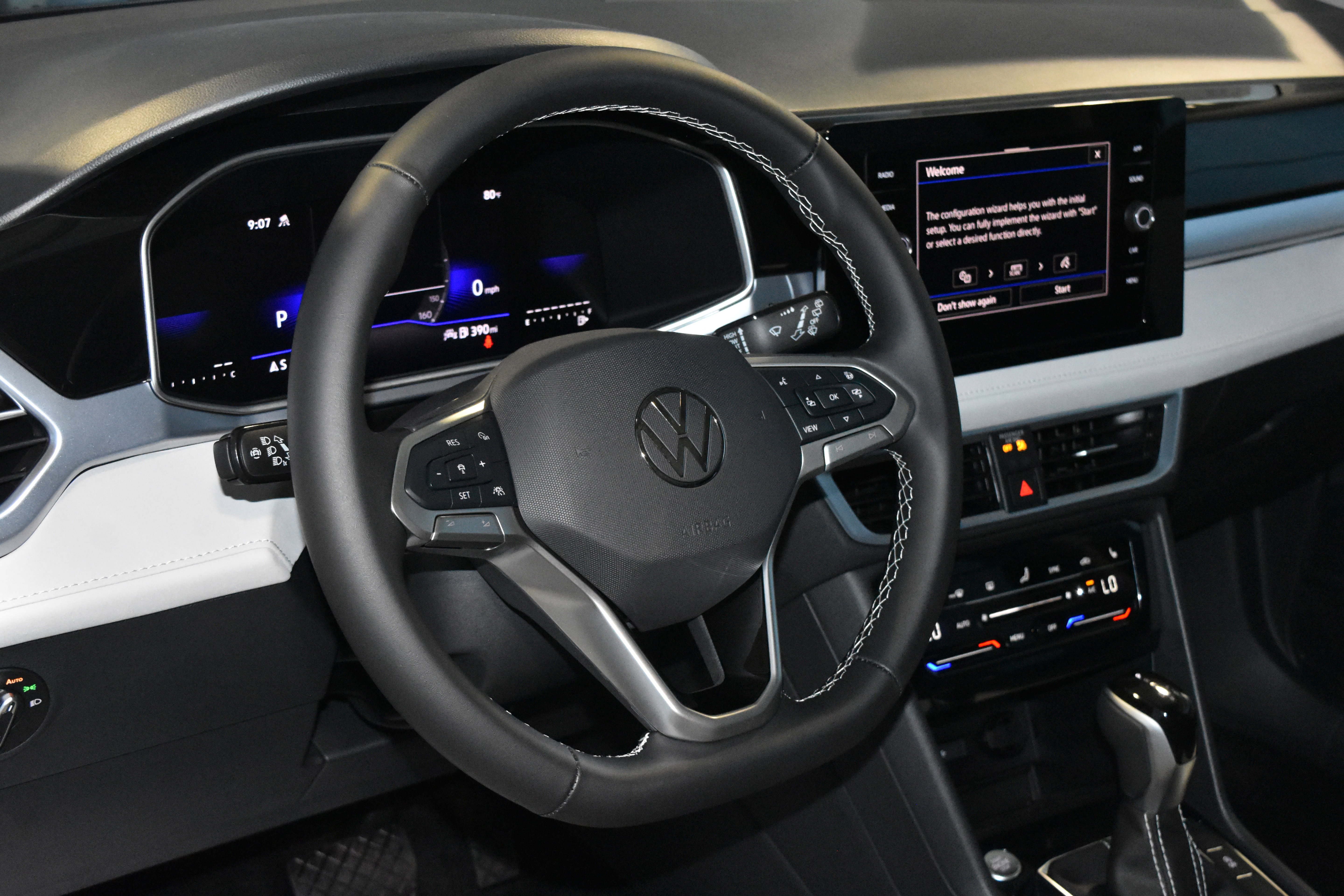 New 2025 Volkswagen Taos SE image 2