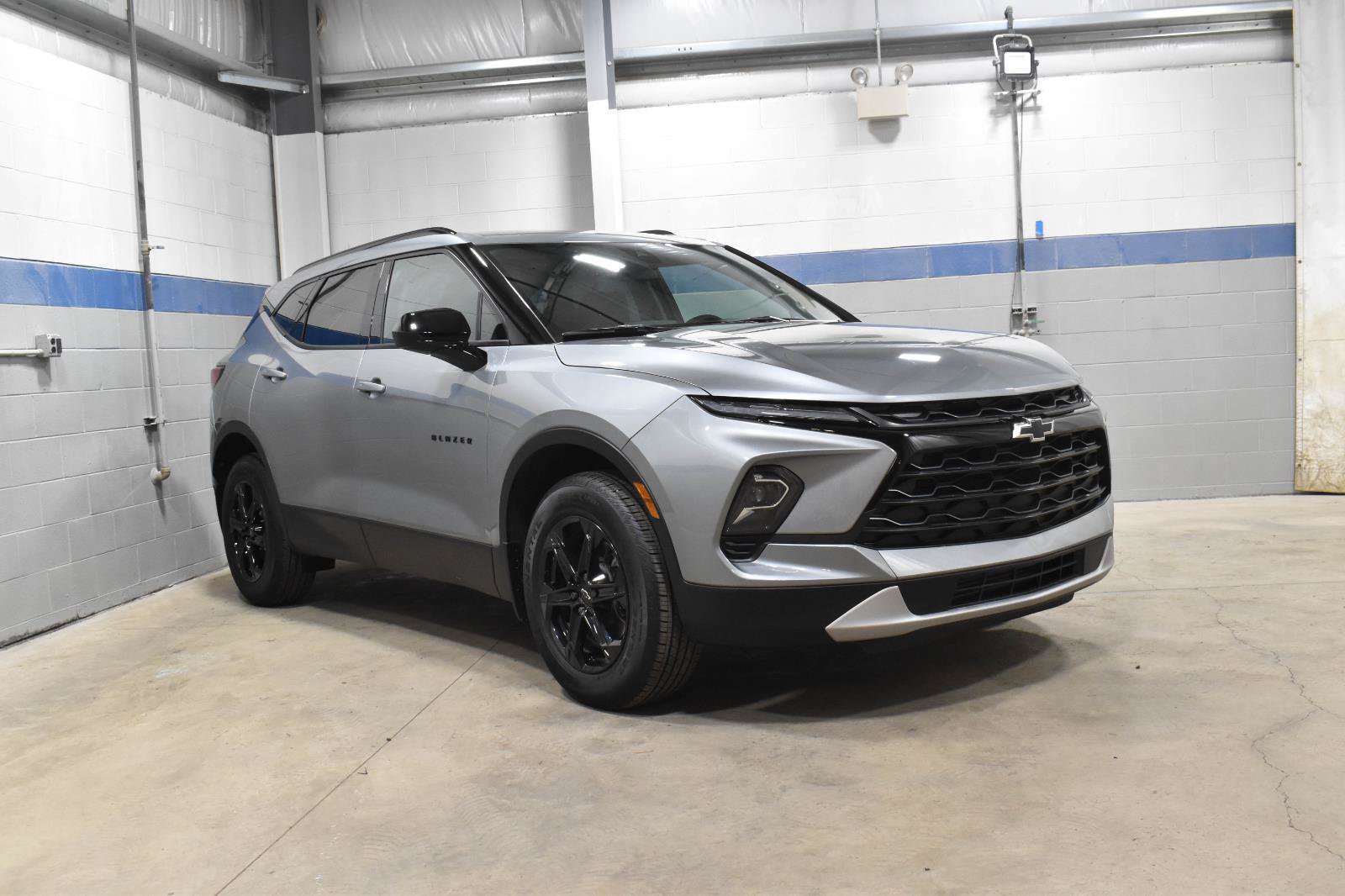 Used 2024 Chevrolet Blazer LT w/ Convenience Package FWD image 32
