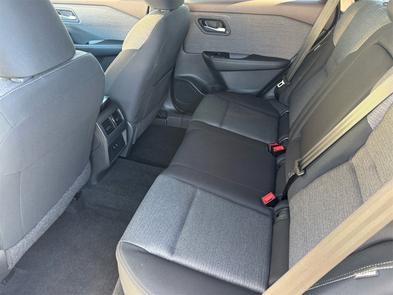 Used 2023 Nissan Rogue SV image 23