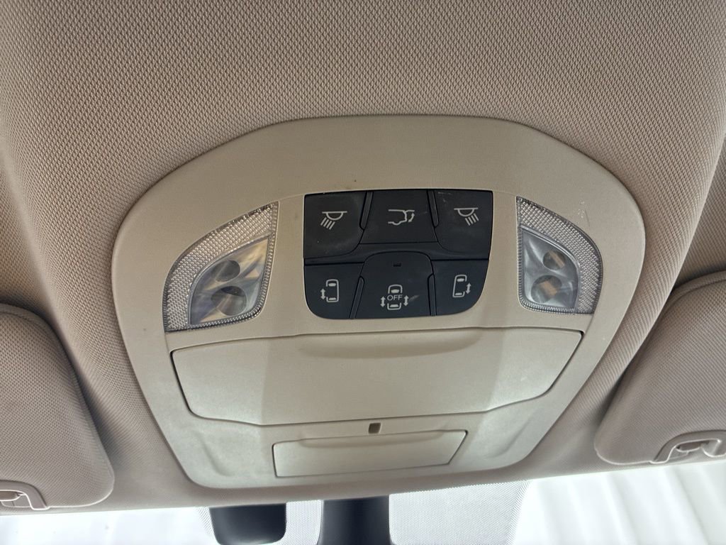 Used 2022 Chrysler Pacifica Touring-L FWD image 22