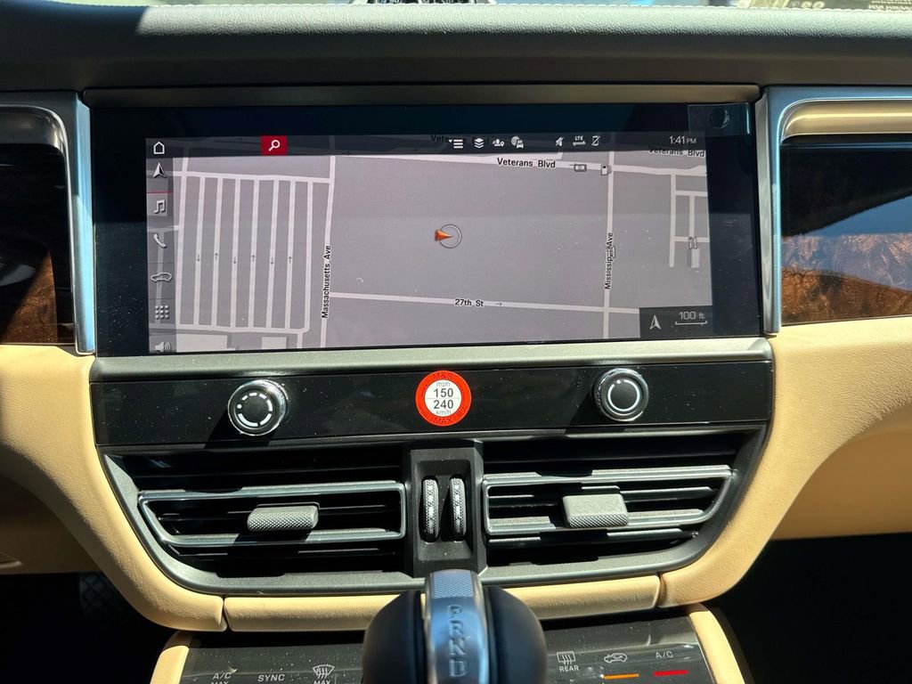 New 2026 Porsche Macan GTS image 26