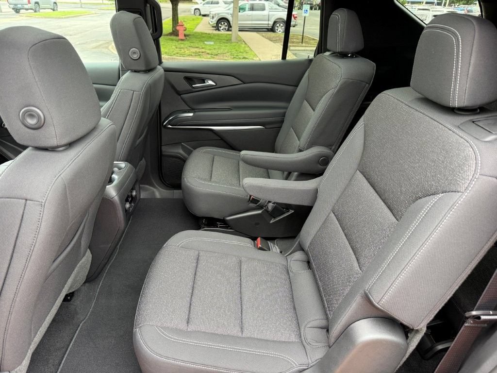 New 2026 Chevrolet Traverse LT w/ Sun and Wheel Package FWD image 15