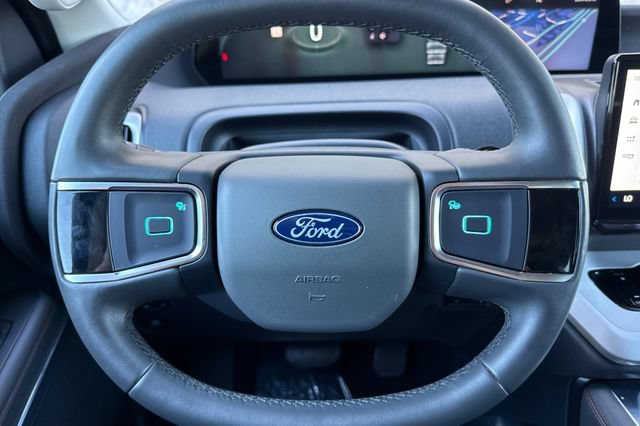 Used 2025 Ford Expedition Active AWD/4WD image 29