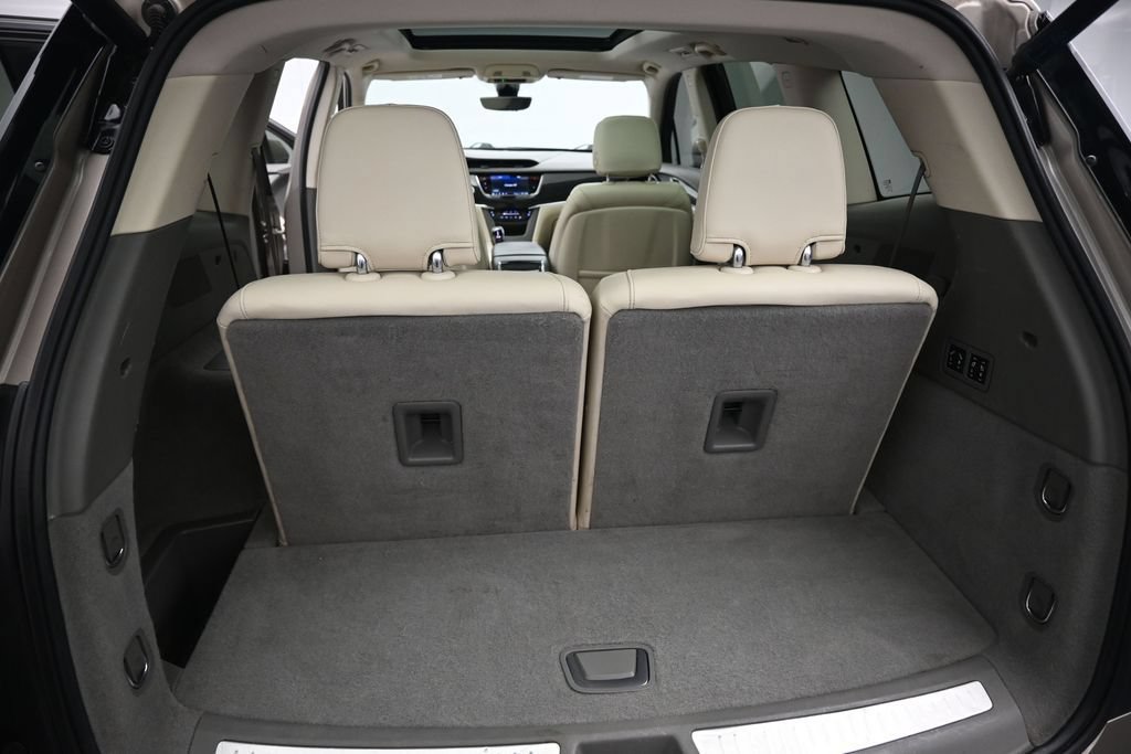 Used 2022 Cadillac XT6 Premium Luxury w/ Technology Package FWD image 26