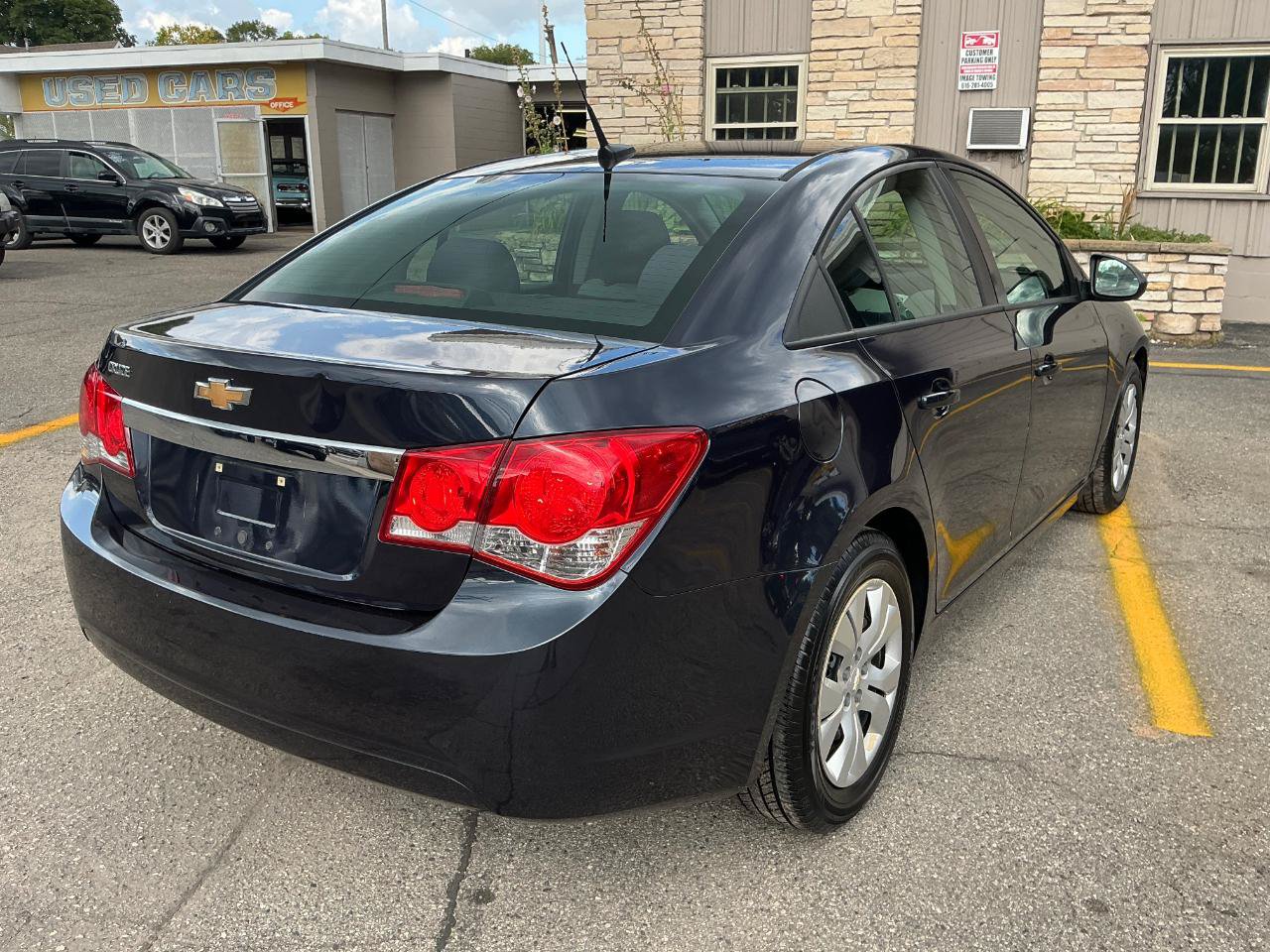 Used 2014 Chevrolet Cruze LT FWD image 4