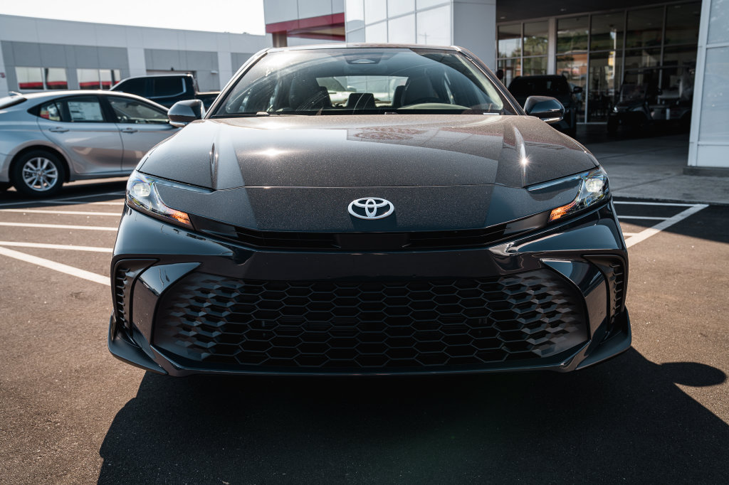 New 2026 Toyota Camry SE FWD image 2