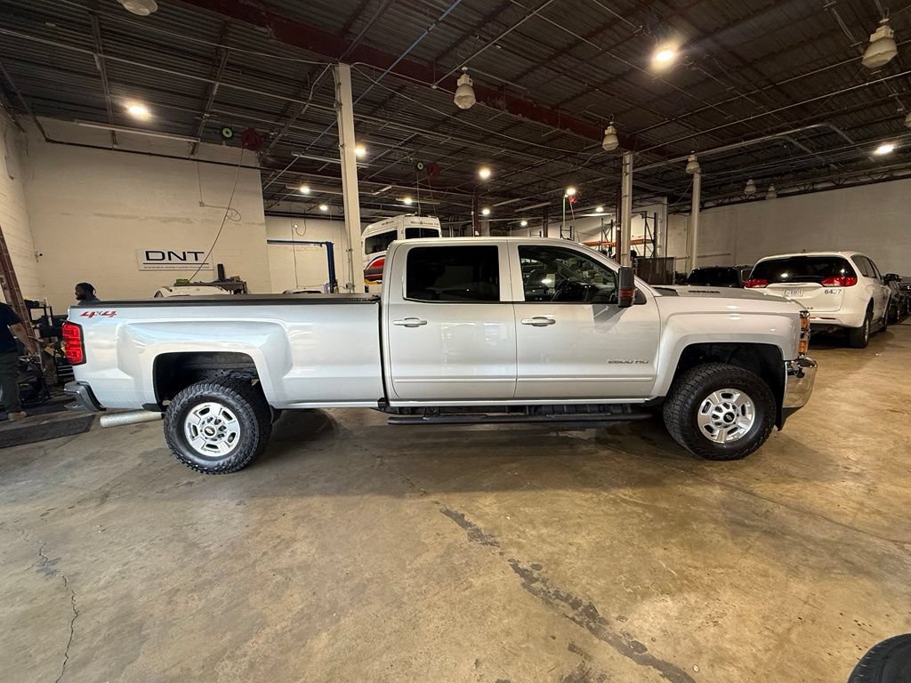 Used 2019 Chevrolet Silverado 2500 LT w/ LT Convenience Package AWD/4WD image 5