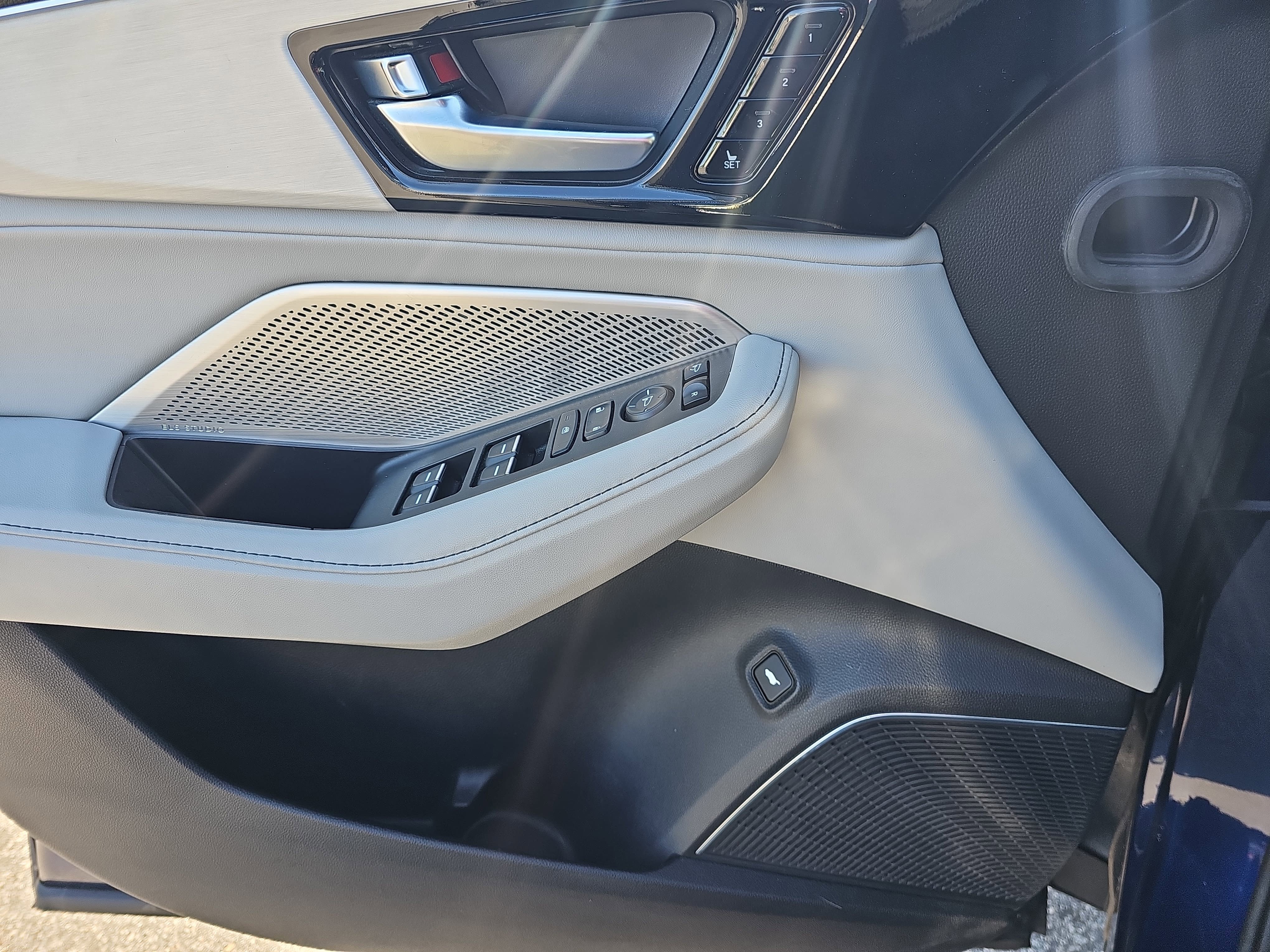 Certified 2023 Acura MDX SH-AWD w/ Technology Package image 25