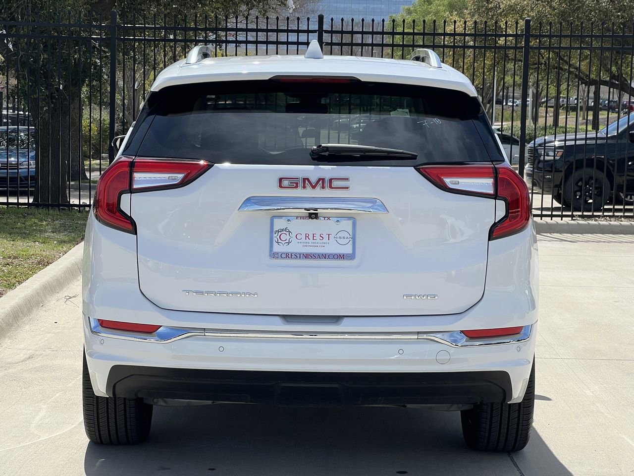 Used 2024 GMC Terrain Denali w/ Denali Premium Package image 5