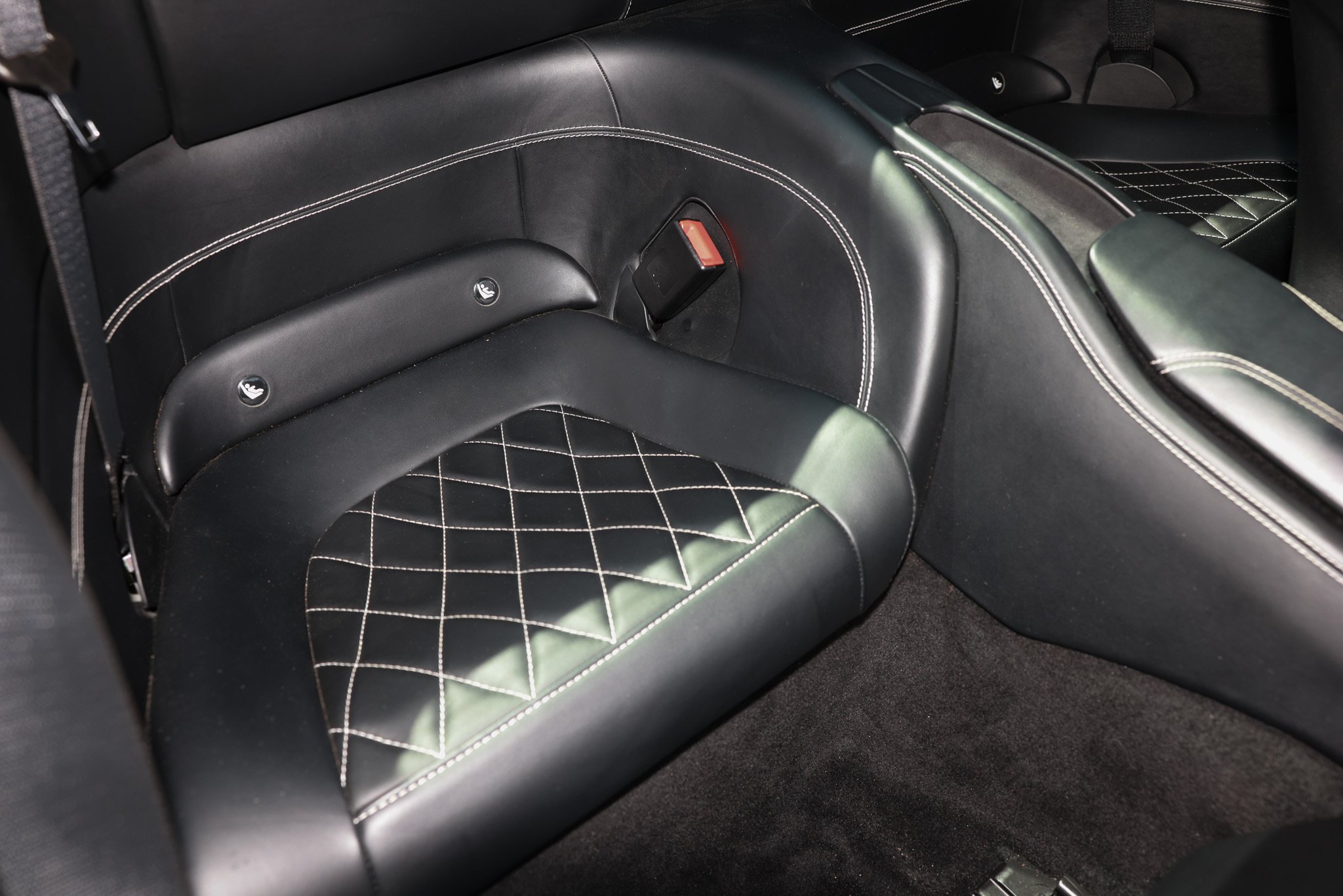Used 2015 Ferrari California T RWD image 19