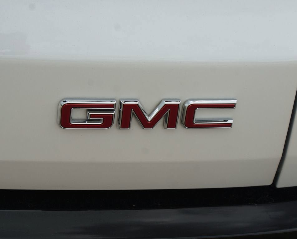 Used 2025 GMC Acadia Denali w/ LPO, Floor Liner Package FWD image 22