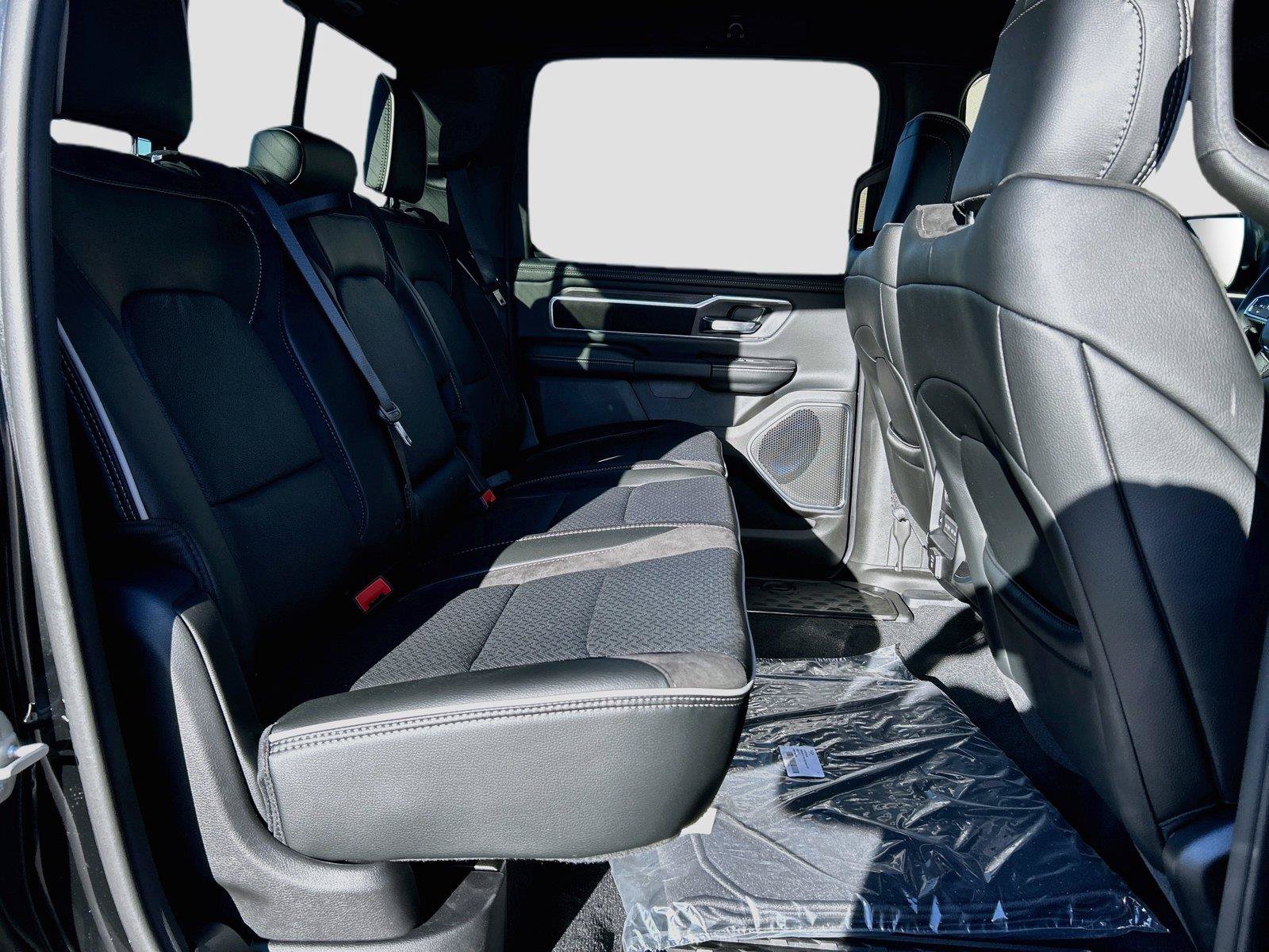 New 2026 RAM 1500 Laramie AWD/4WD image 21