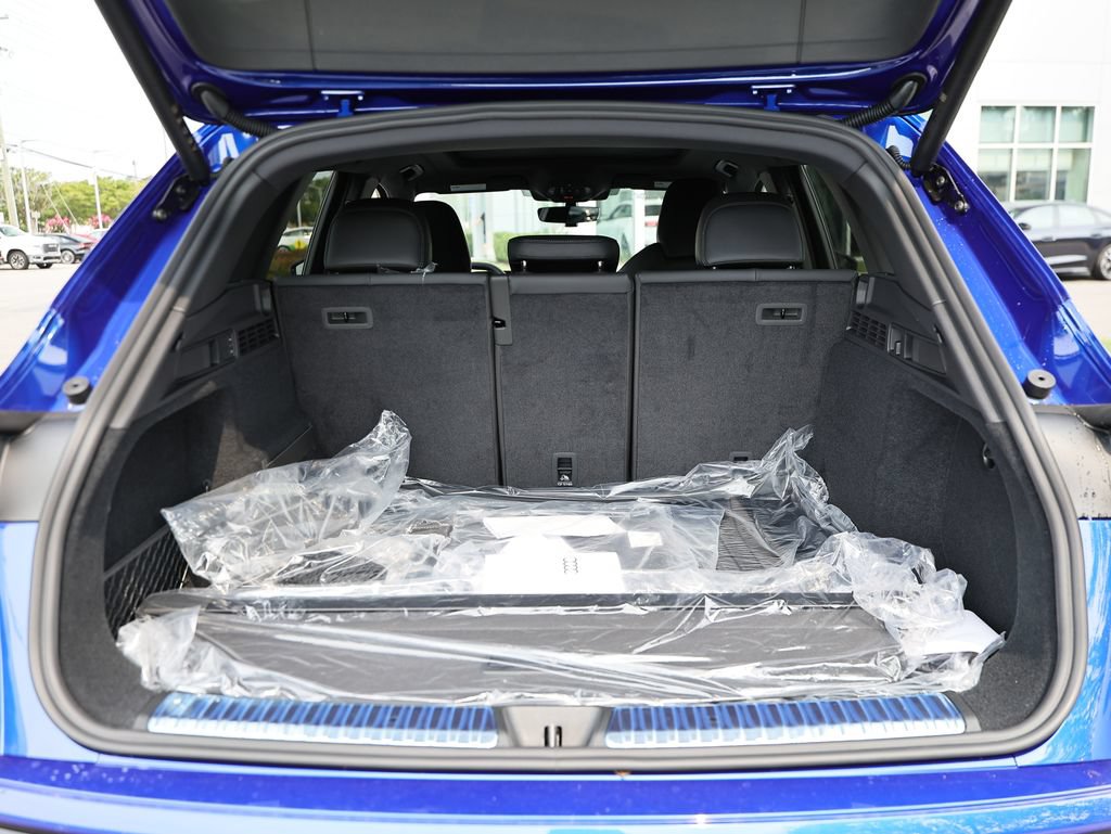 New 2026 Audi SQ5 Prestige AWD/4WD image 31