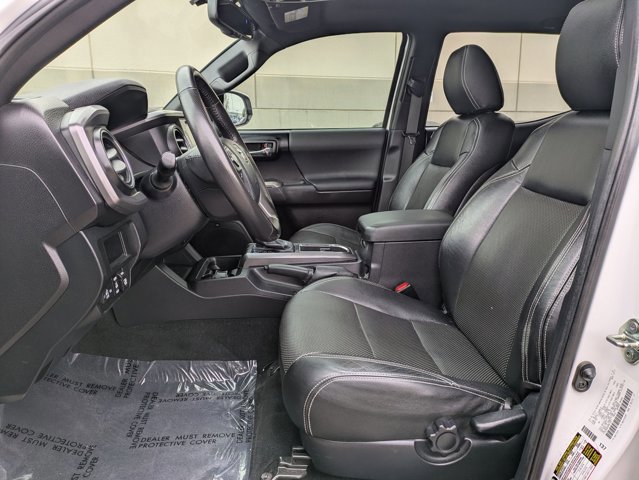 Used 2017 Toyota Tacoma TRD Off-Road AWD/4WD image 18