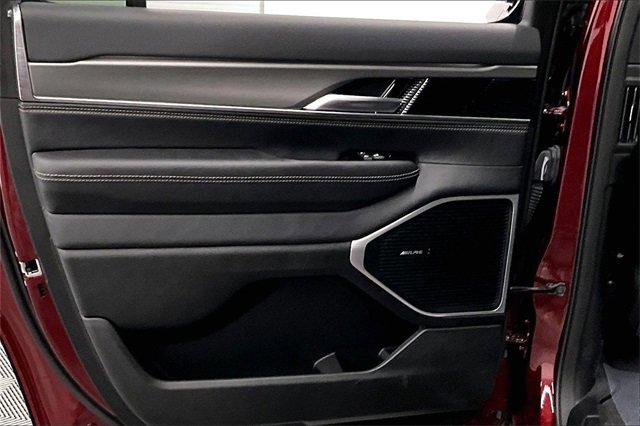 Used 2024 Jeep Wagoneer Series II image 19