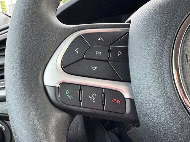Used 2019 Jeep Renegade Latitude FWD image 16