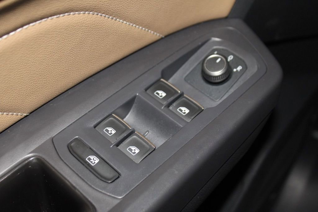 Used 2021 Volkswagen Atlas Cross Sport SE FWD image 19