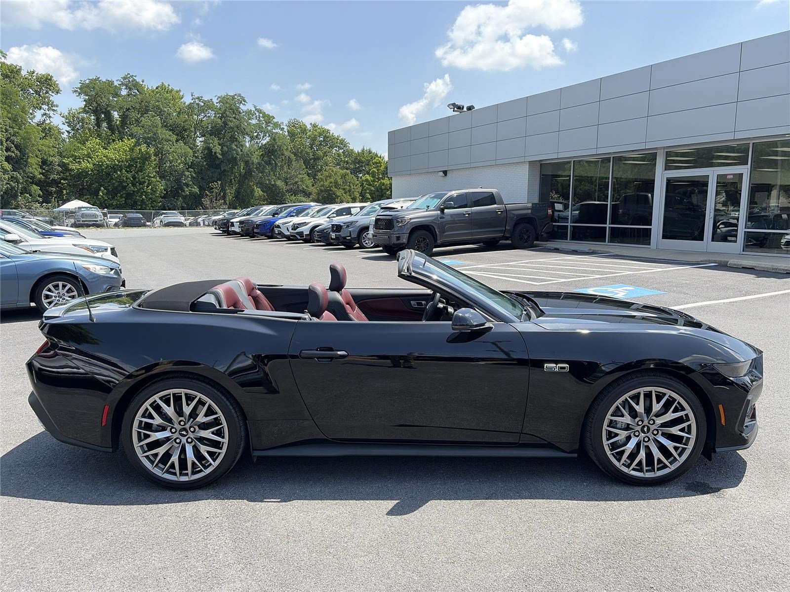 Used 2025 Ford Mustang GT Premium RWD image 6