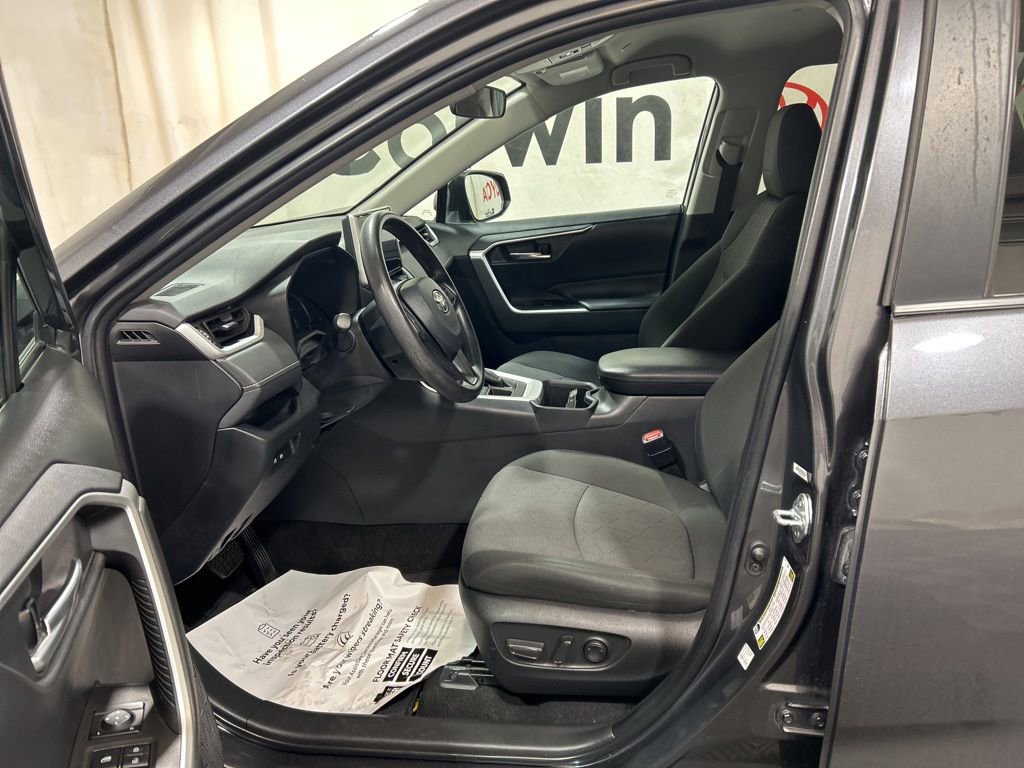 Used 2023 Toyota RAV4 XLE AWD/4WD image 23