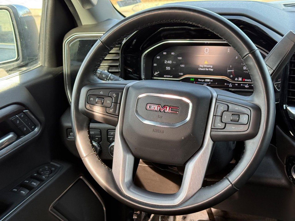 Used 2025 GMC Sierra 1500 SLT image 12