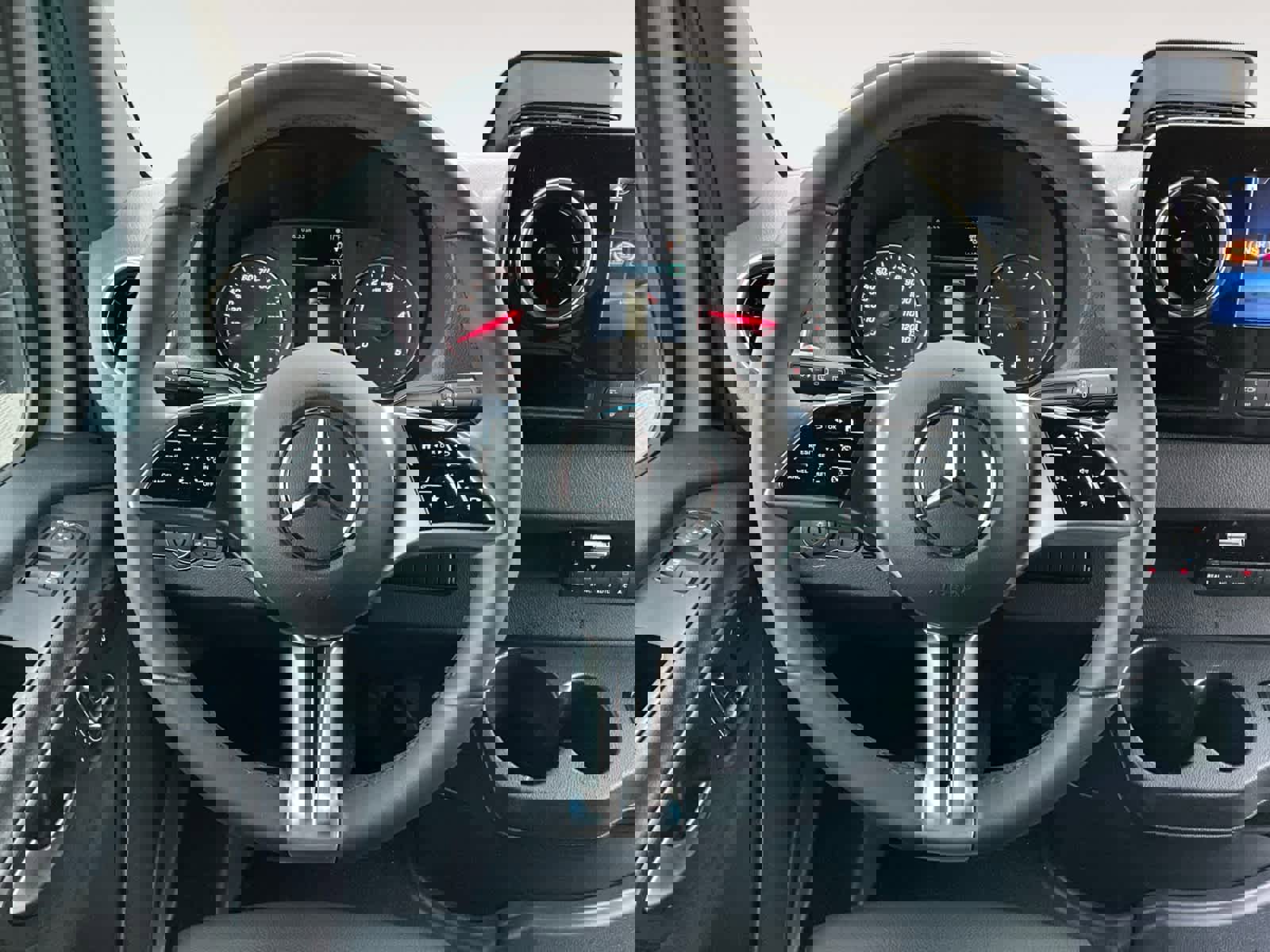 Used 2025 Mercedes-Benz Sprinter 2500 image 16