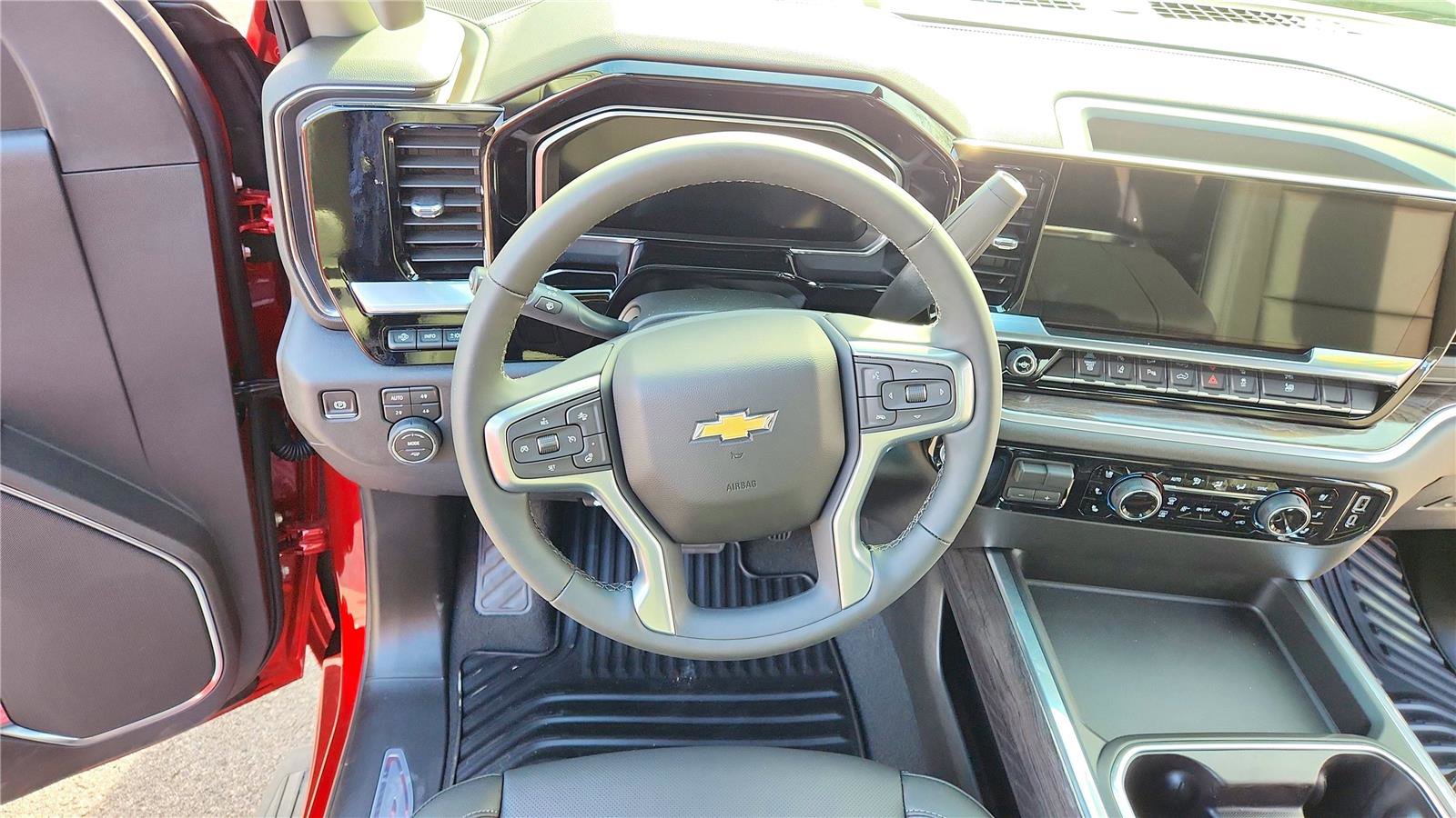 New 2026 Chevrolet Silverado 3500 LTZ w/ LTZ Premium Package image 15