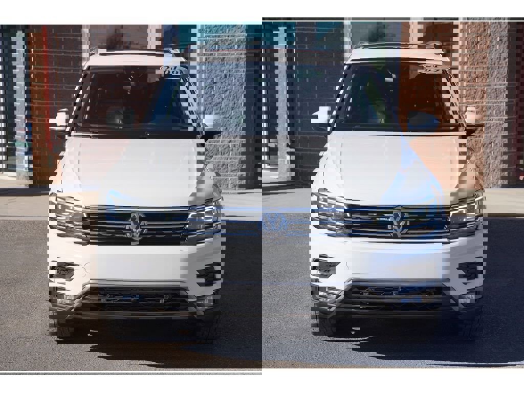 Used 2019 Volkswagen Tiguan SEL Premium w/ 3rd Row Seat Package image 3