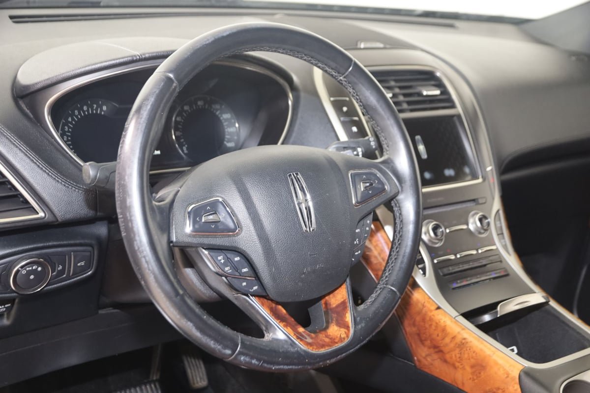 Used 2018 Lincoln MKX Reserve w/ Lincoln MKX Climate Package AWD/4WD image 6