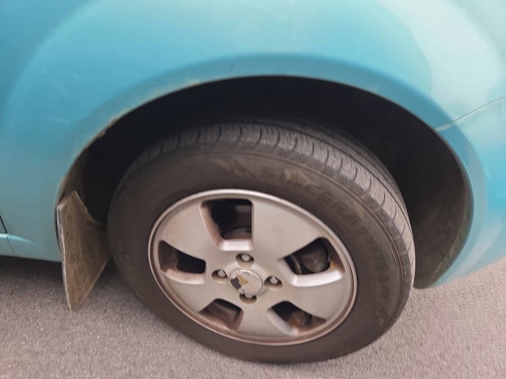 Used 2006 Chevrolet Aveo LS FWD image 2