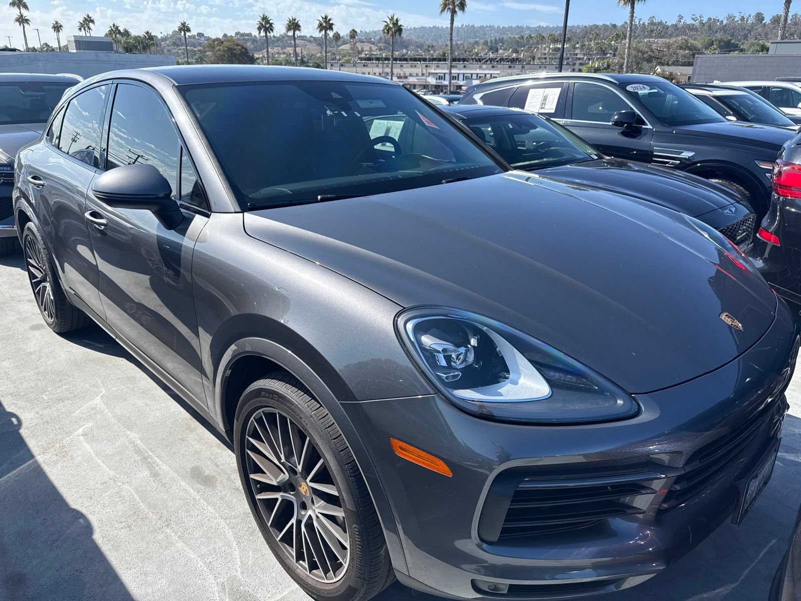 Used 2021 Porsche Cayenne Coupe AWD/4WD image 1