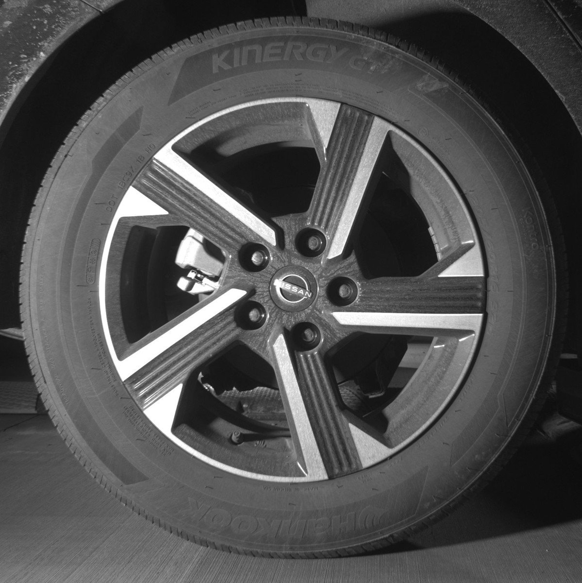Used 2025 Nissan Sentra SV FWD image 15