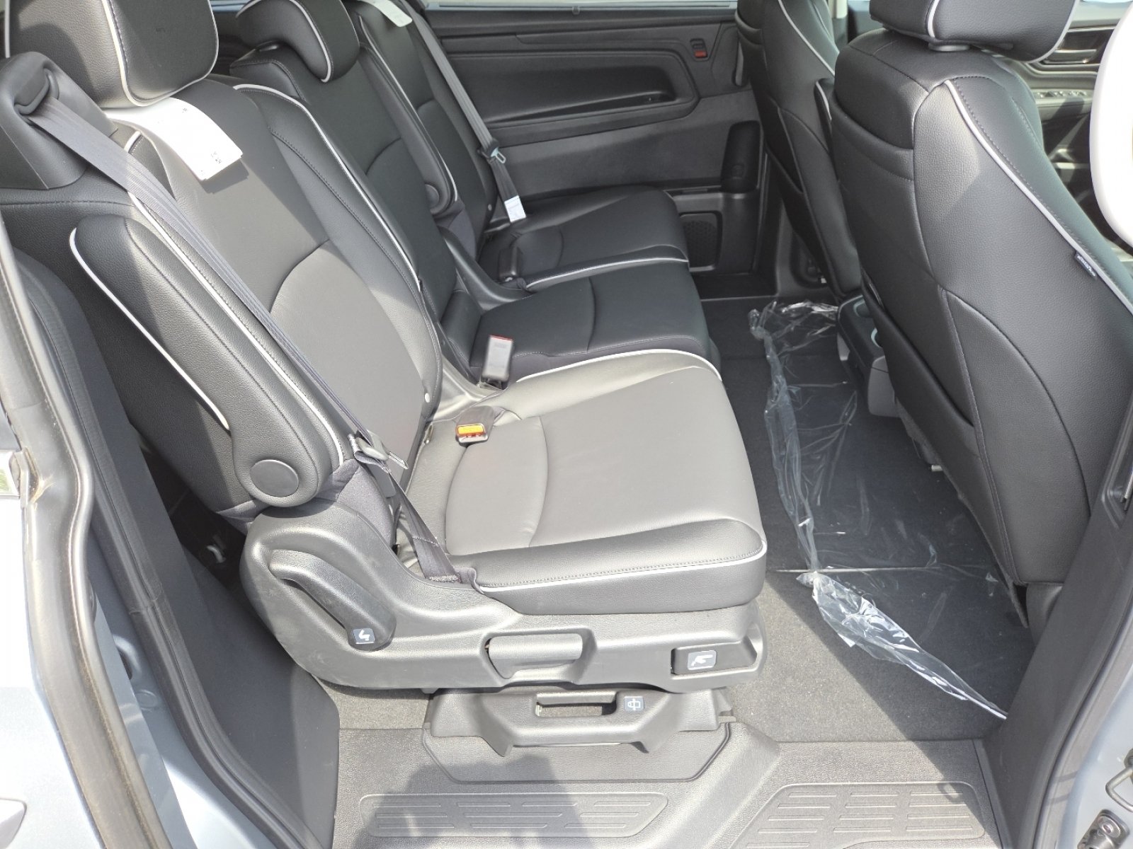 New 2026 Honda Odyssey Touring image 23