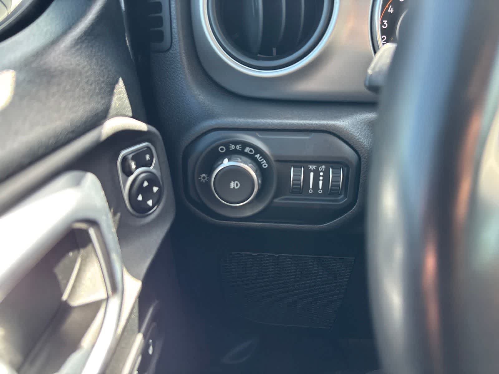 Used 2021 Jeep Wrangler Sport AWD/4WD image 19