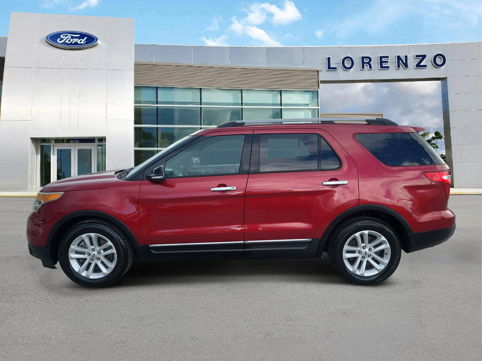 Used 2014 Ford Explorer XLT w/ Equipment Group 202A FWD image 8