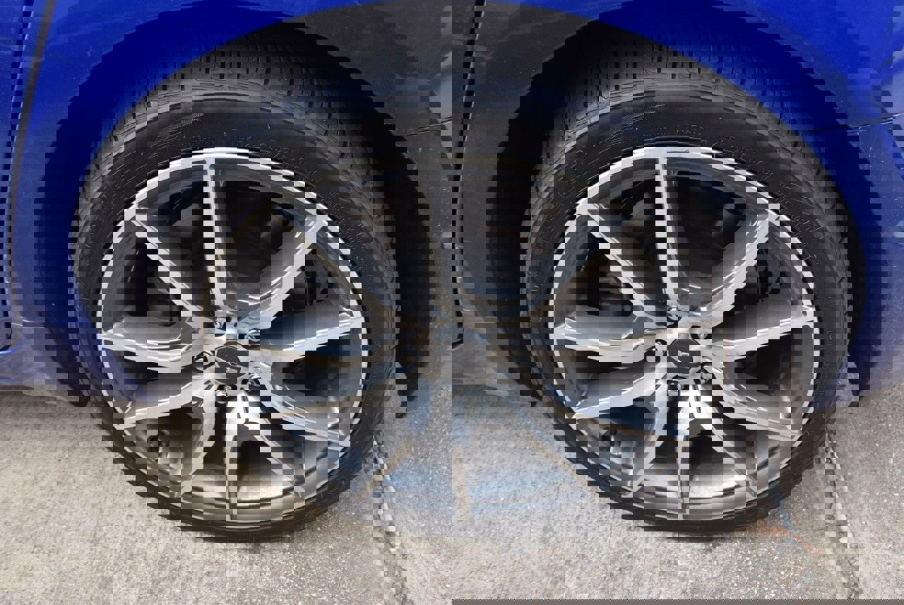 Used 2023 Genesis G70 3.3T image 11