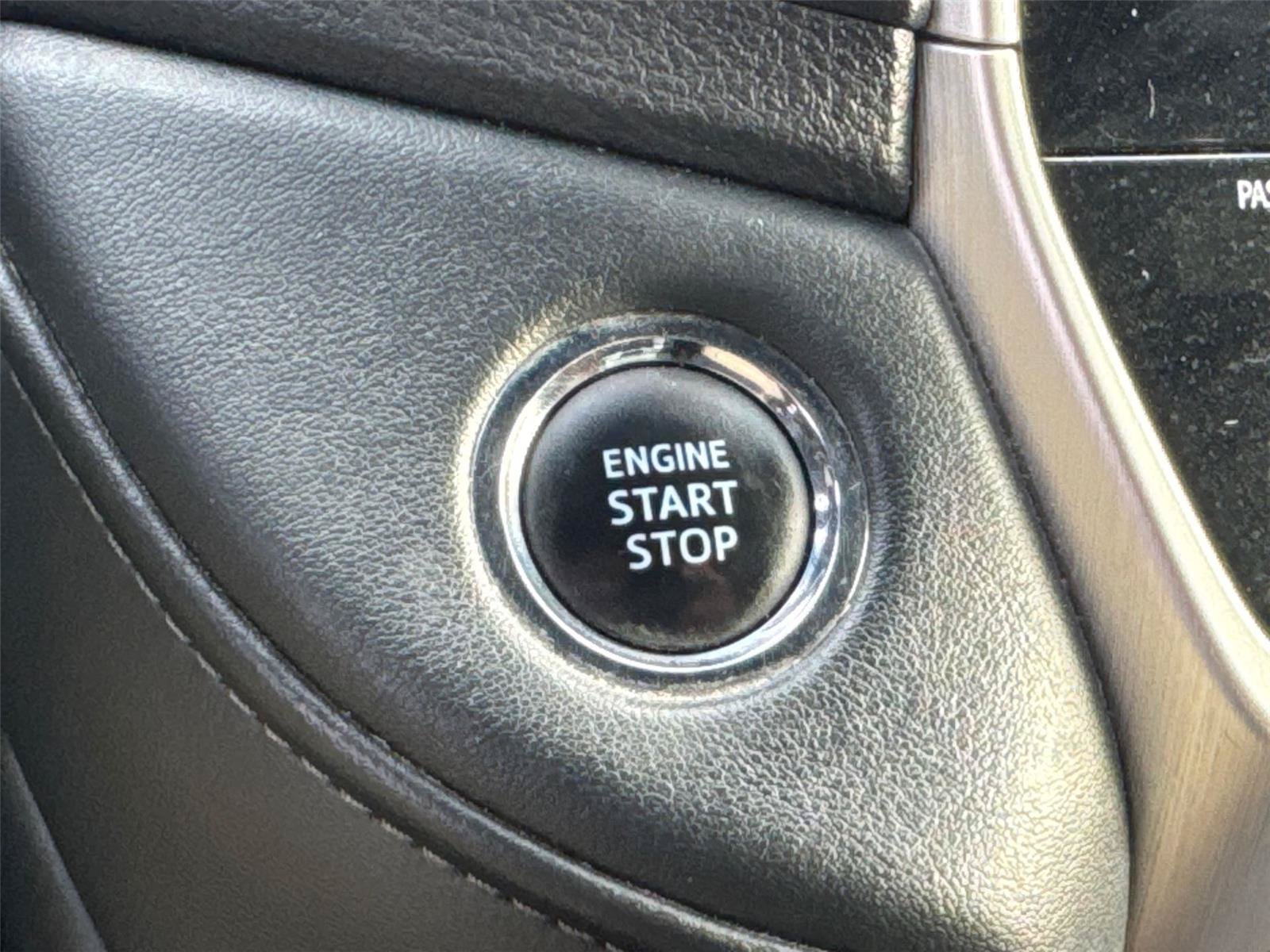 Used 2016 Toyota Land Cruiser AWD/4WD image 30