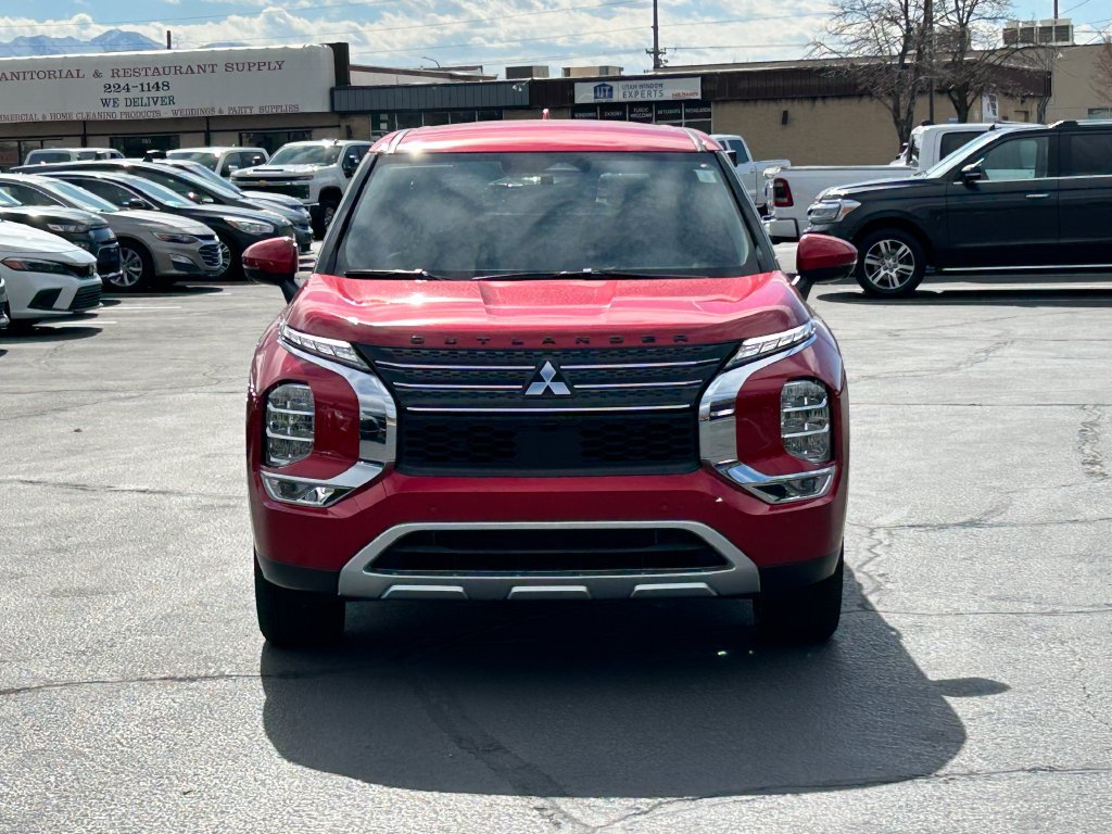 Used 2025 Mitsubishi Outlander 4WD Plug-In Hybrid image 9