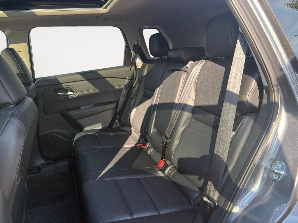 New 2026 Nissan Rogue Dark Armor AWD/4WD image 13