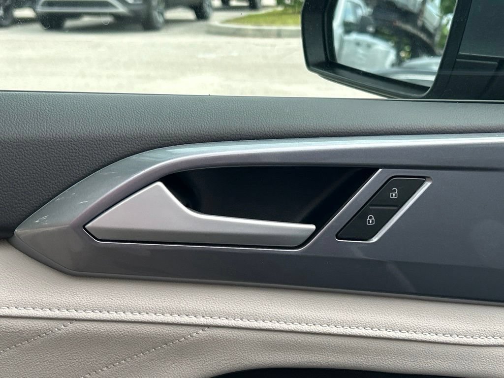 New 2026 Volkswagen Taos SEL AWD/4WD image 18