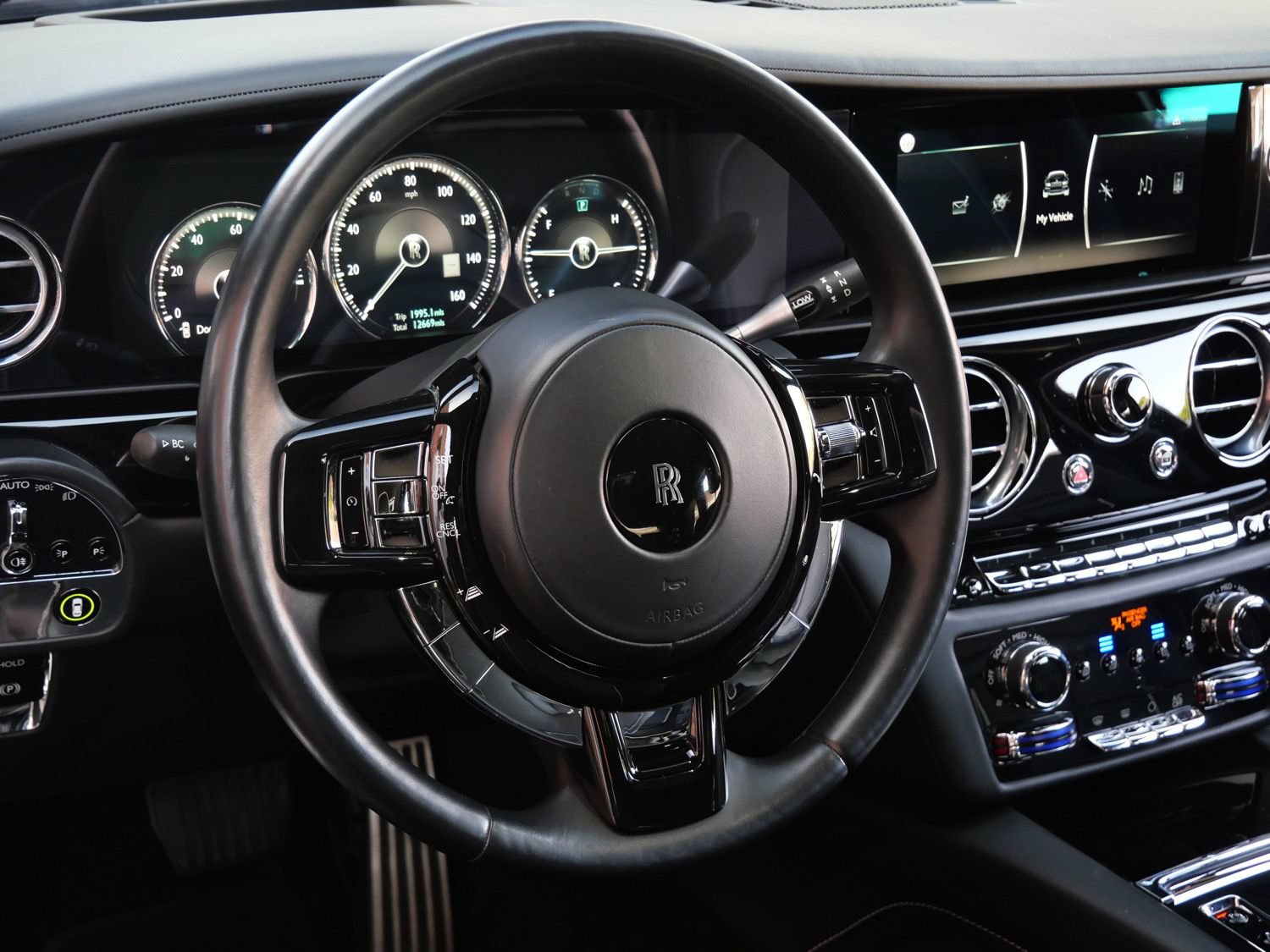 Used 2022 Rolls-Royce Ghost AWD/4WD image 23