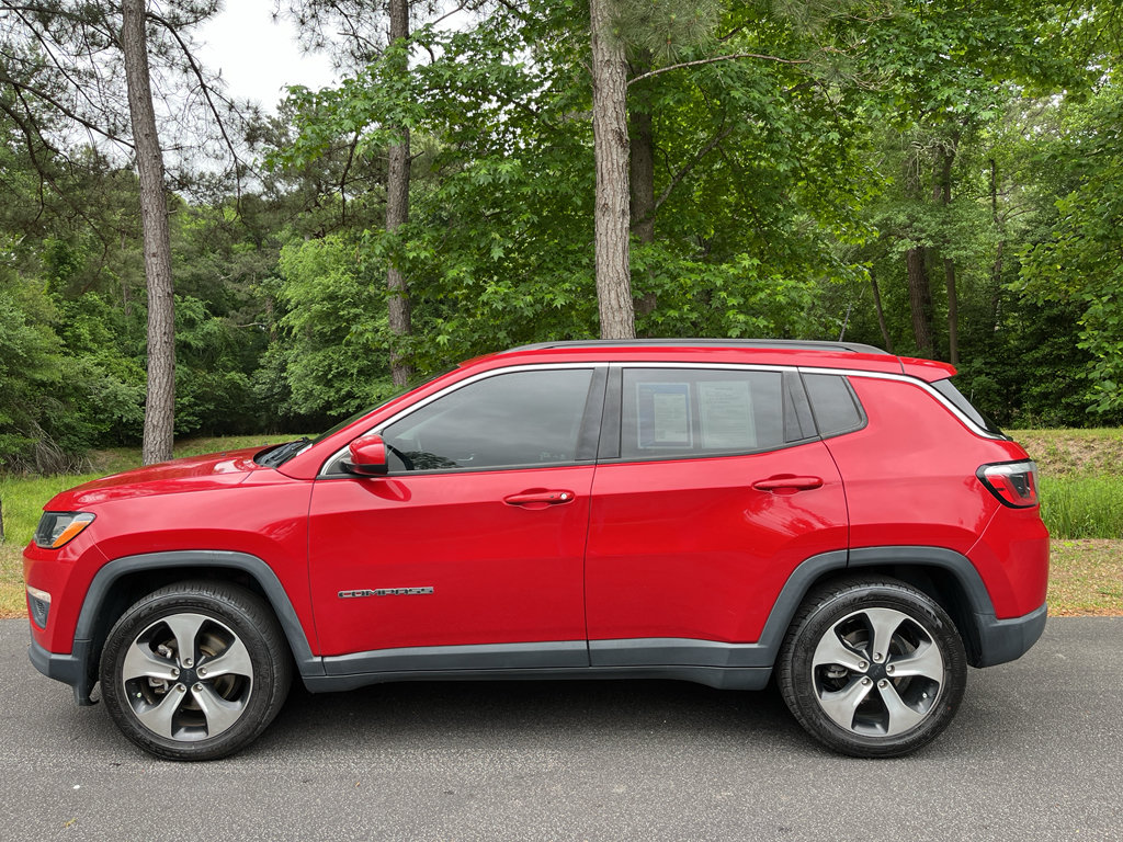 Used 2018 Jeep Compass Latitude w/ Popular Equipment Group FWD image 5