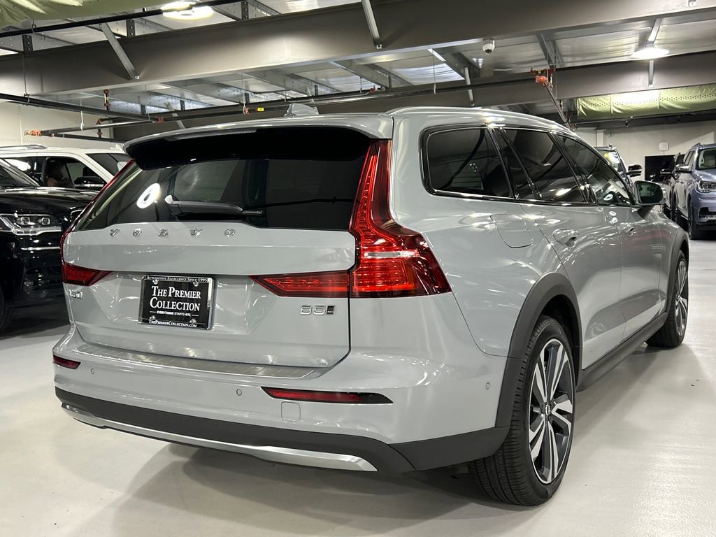 Used 2026 Volvo V60 B5 Cross Country Plus w/ Protection Package Premier AWD/4WD image 2