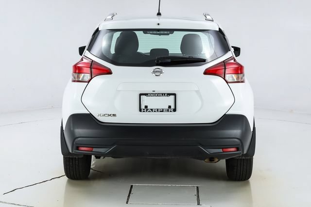 Used 2018 Nissan Kicks S FWD image 11