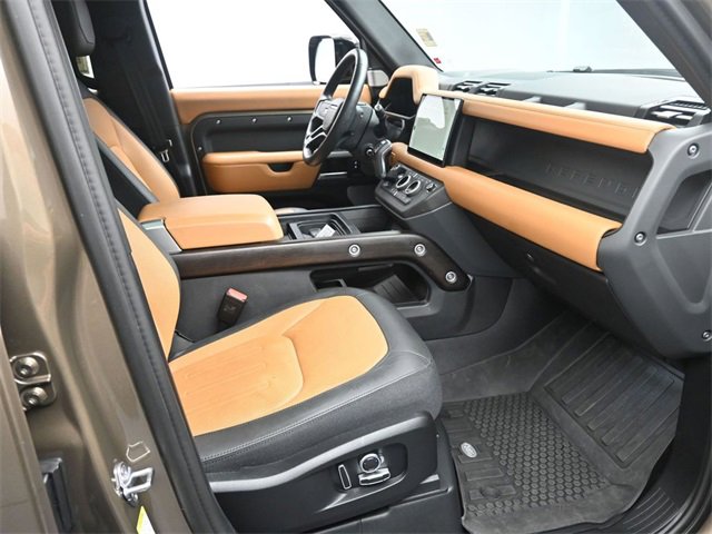 Used 2024 Land Rover Defender 130 X image 28