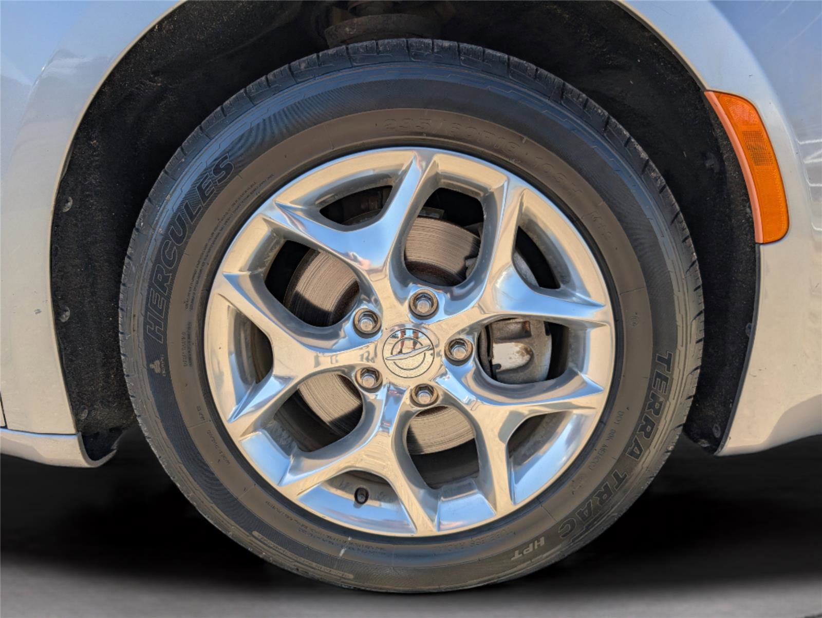 Used 2018 Chrysler Pacifica Limited image 41