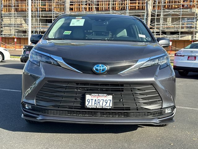 Certified 2025 Toyota Sienna XLE w/ XLE Plus Package AWD/4WD image 6