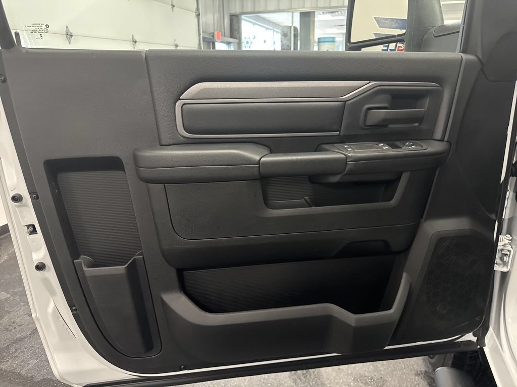 New 2026 RAM 3500 Tradesman AWD/4WD image 16