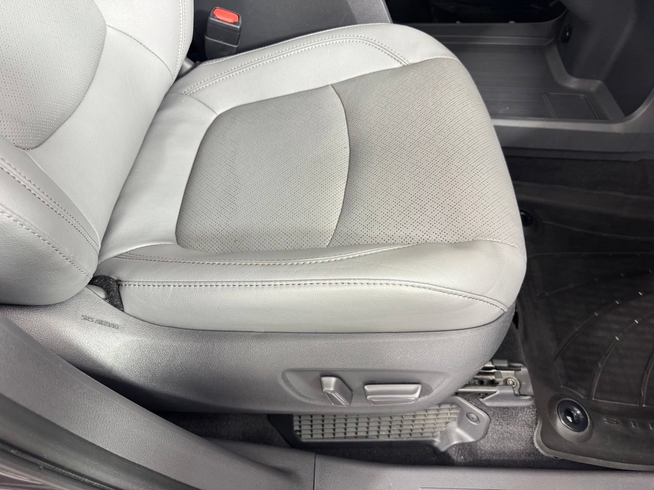 Used 2021 Toyota Sienna Limited FWD image 39
