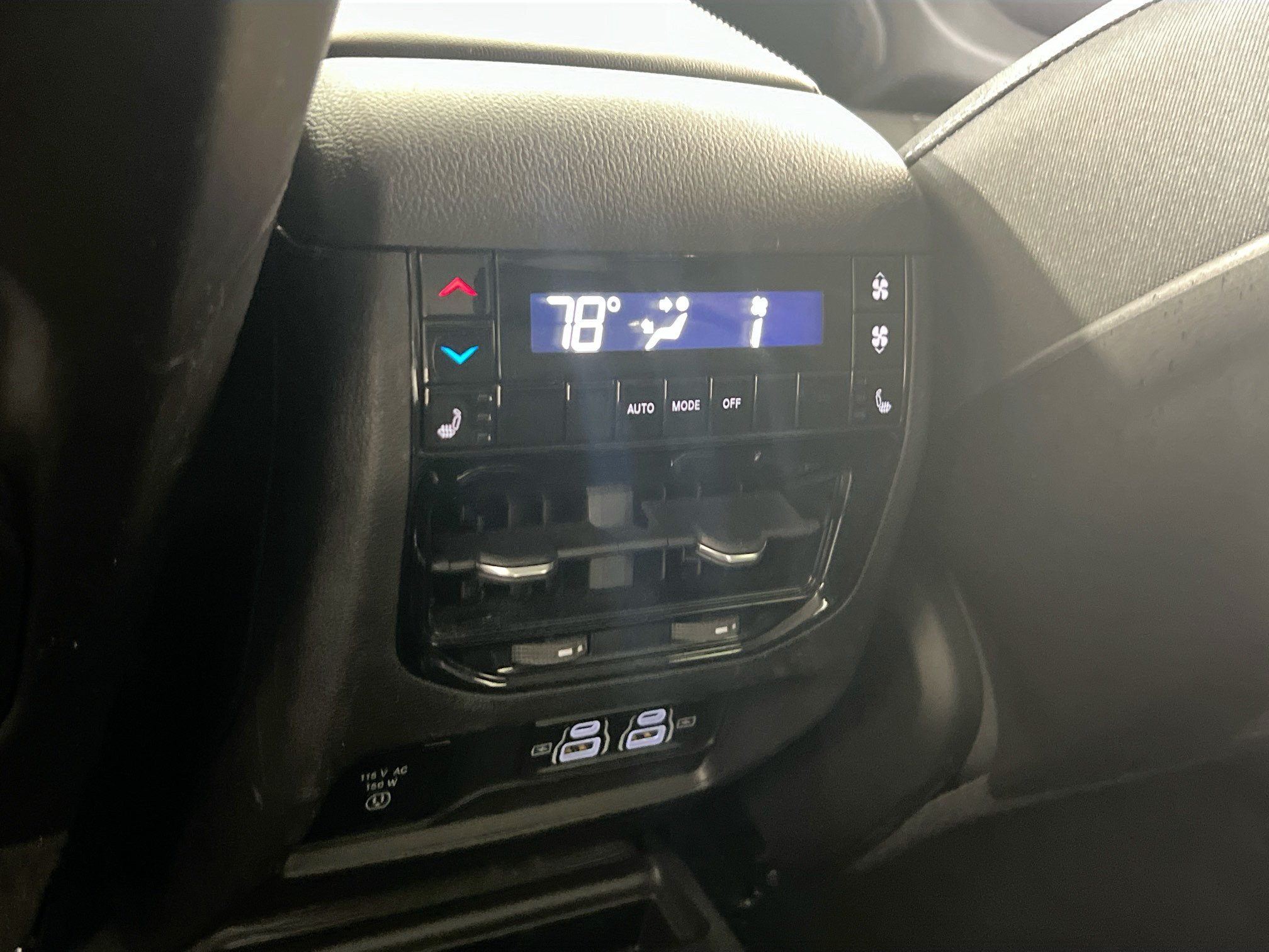 Used 2023 Jeep Grand Cherokee L Limited AWD/4WD image 25